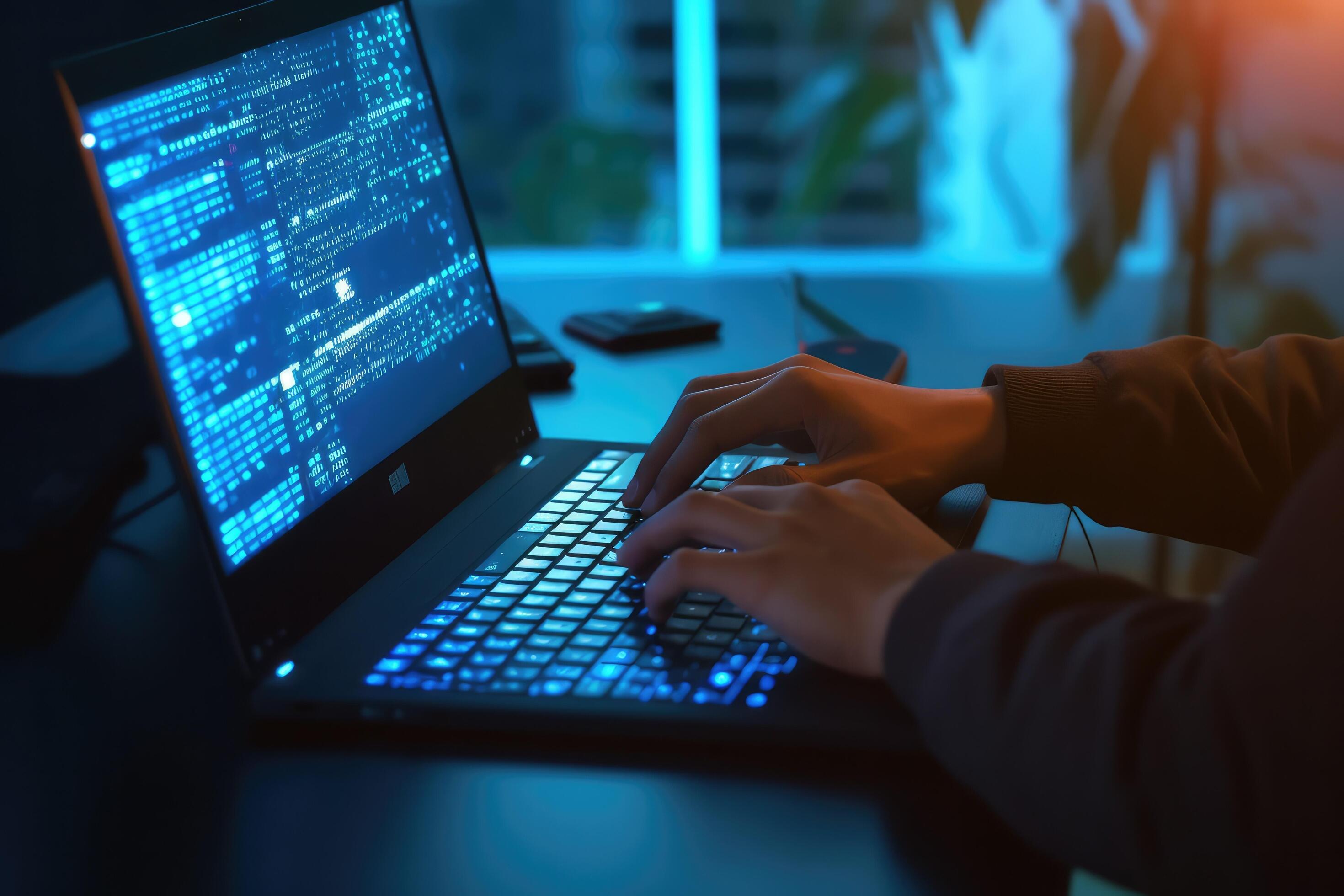 Tampilan antarmuka kode pada layar komputer laptop developer
