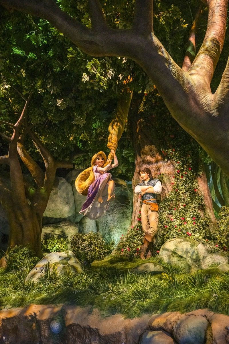 Gerbang Fantasy Springs di Tokyo DisneySea