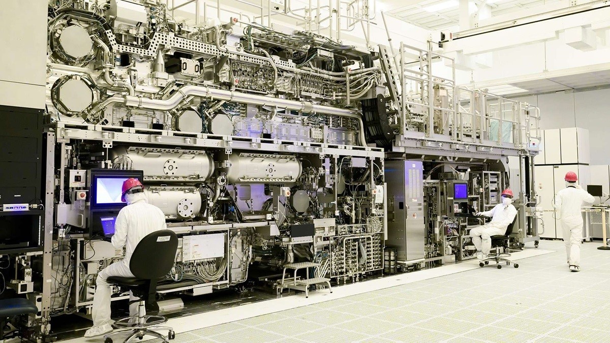 Mesin ASML Hyper-NA EUV