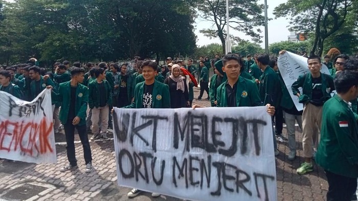 Demo UKT Mahasiswa