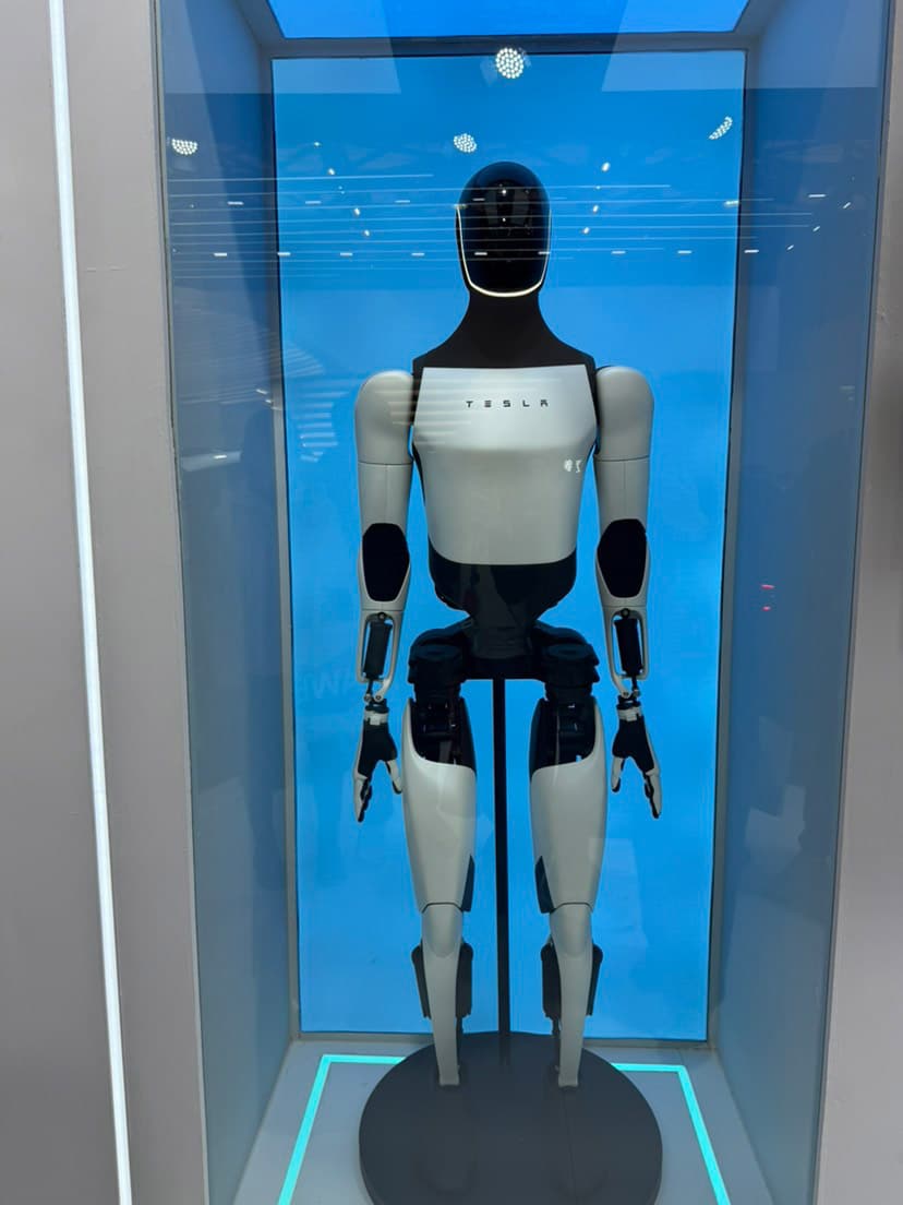 Era Baru Robotika: Menakar Persaingan Tesla Optimus Gen 3 dan Figure 03 di Tahun 2026